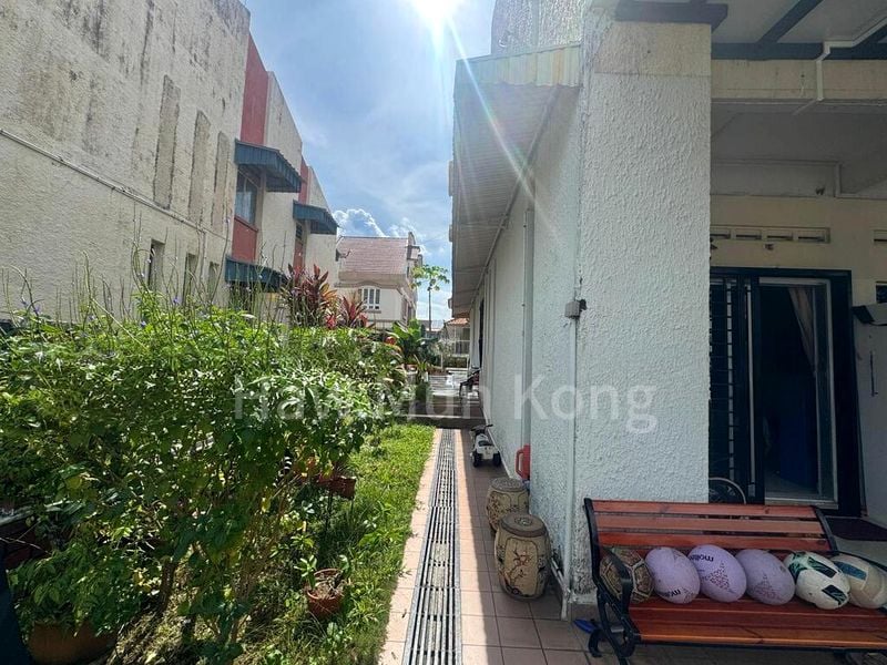 4 Bed Corner Terrace (Landed) for Sale in  Serangoon Garden Estate - Image 3