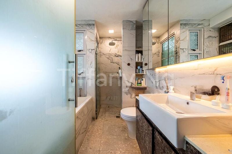3 Bed Condo for Sale in  Pasadena - Image 1