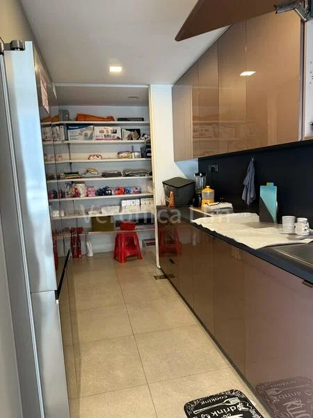 4 Bed Semi-Detached House (Landed) for Sale in Lucky Court - Image 11