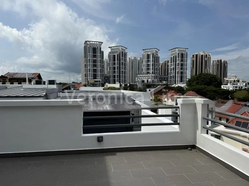 4 Bed Semi-Detached House (Landed) for Sale in Lucky Court - Image 16