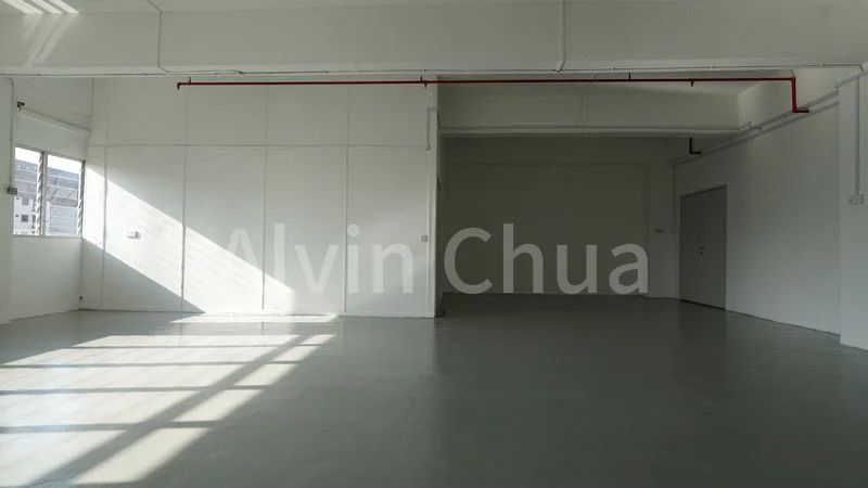 Light Industrial (B1) for Rent in Gold Pine Industrial Building - Image 1