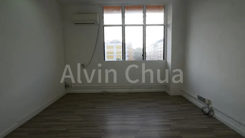 Light Industrial (B1) for Rent in Gold Pine Industrial Building - Image 5