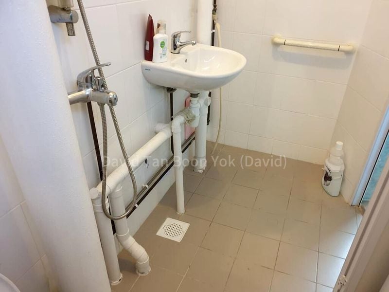 Common Room (HDB) for Rent in 165 Bukit Batok West Avenue 8 - Image 4