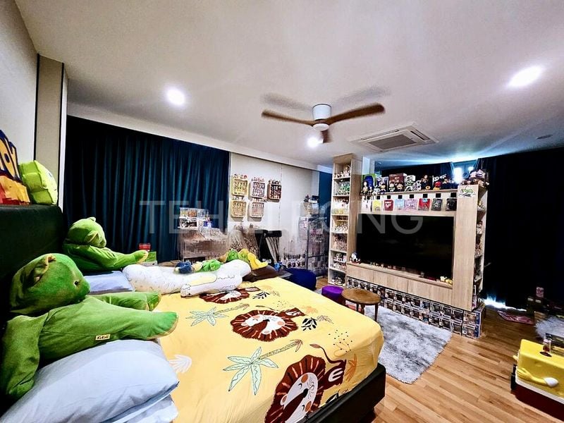 8 Bed Bungalow (Landed) for Sale in  Picardy Gardens - Image 11