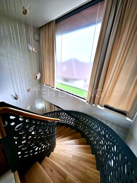 8 Bed Bungalow (Landed) for Sale in  Picardy Gardens - Image 7