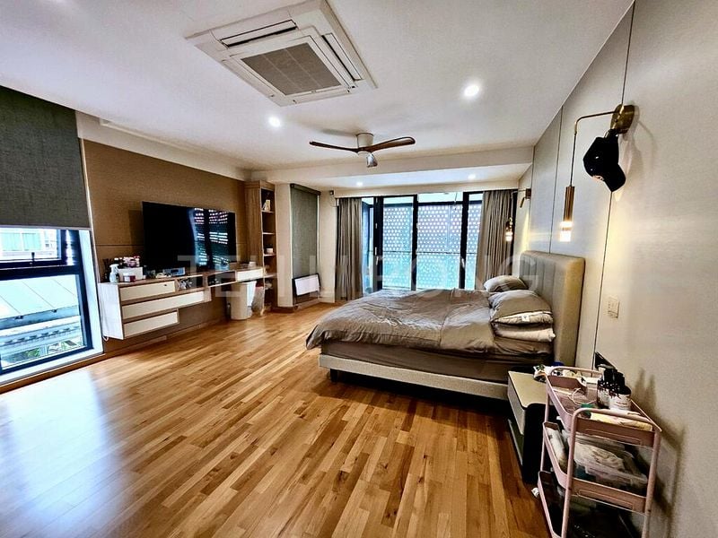 8 Bed Bungalow (Landed) for Sale in  Picardy Gardens - Image 4