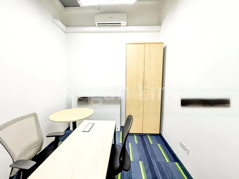 Office for Rent: Shared Cubicle Office Space - Image 11