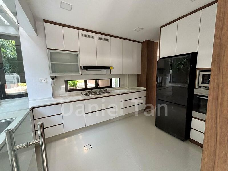 6 Bed Bungalow (Landed) for Rent in  King's Terrace - Image 1