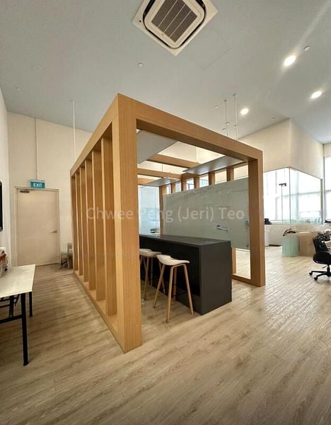 Light Industrial (B1) for Rent: BS Centre - Image 7