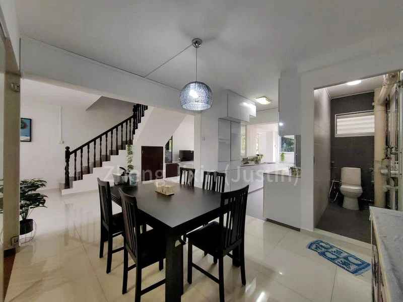 Maisonette HDB for Sale in 101 Pasir Ris Street 12 - Image 2