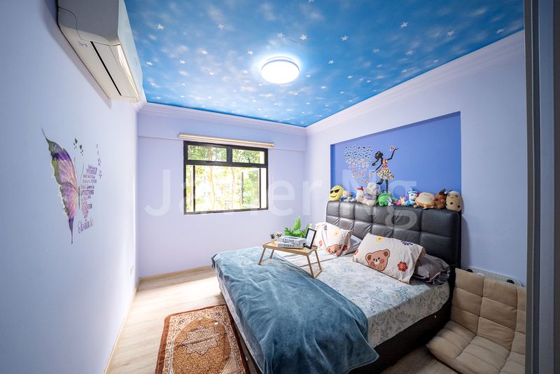 5 Room (5I) HDB for Sale in  155 Rivervale Crescent - Image 2