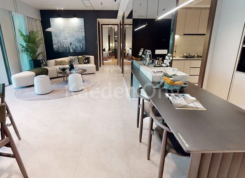 5 Bed Executive Condo for Sale in Altura - Image 1