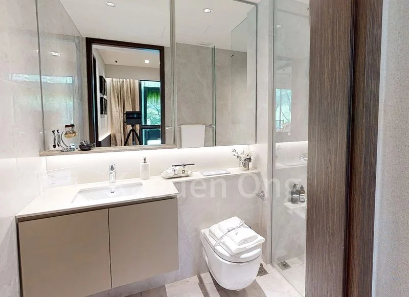 5 Bed Executive Condo for Sale in Altura - Image 10