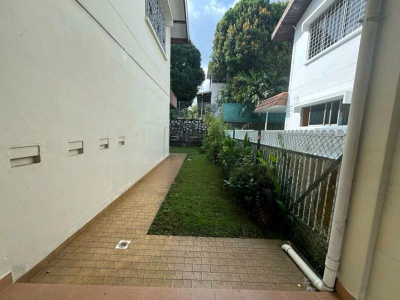 4 Bed Semi-Detached House (Landed) for Sale in  Watten Estate - Image 1