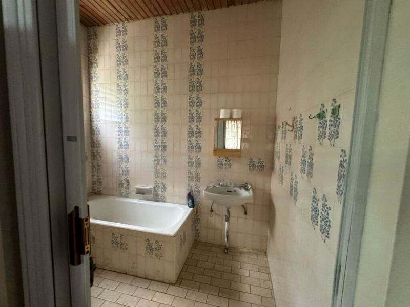 4 Bed Semi-Detached House (Landed) for Sale in  Watten Estate - Image 4