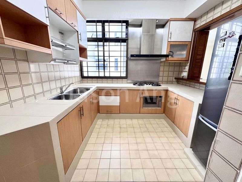 3 Bed Condo for Sale in  Mandarin Gardens - Image 11