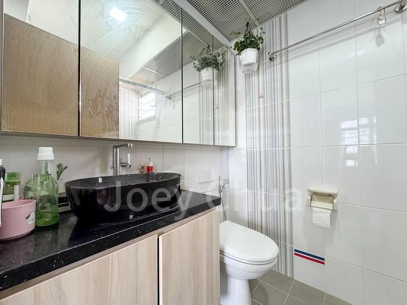 Premium HDB for Sale in 322B Sumang Walk - Image 8