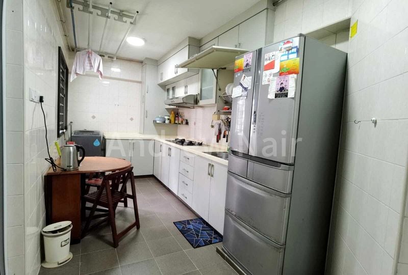 Executive HDB for Sale in 671B Jurong West Street 65 - Image 4