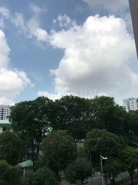 Executive HDB for Sale in 671B Jurong West Street 65 - Image 5