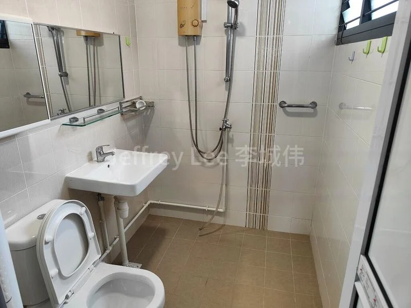 4 Room (4NG) HDB for Rent in 141 Tampines Street 12 - Image 2