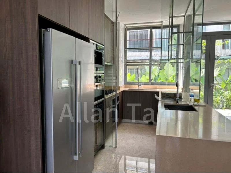 5 Bed Landed for Sale in  Greenwood Mews - Image 3