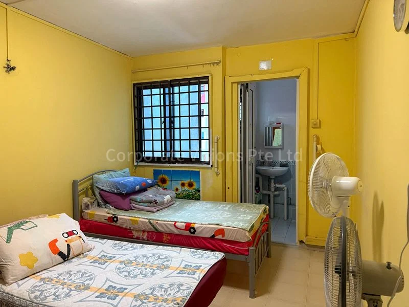 3 Room (3NG) HDB for Sale in  321 Bukit Batok Street 33 - Image 2