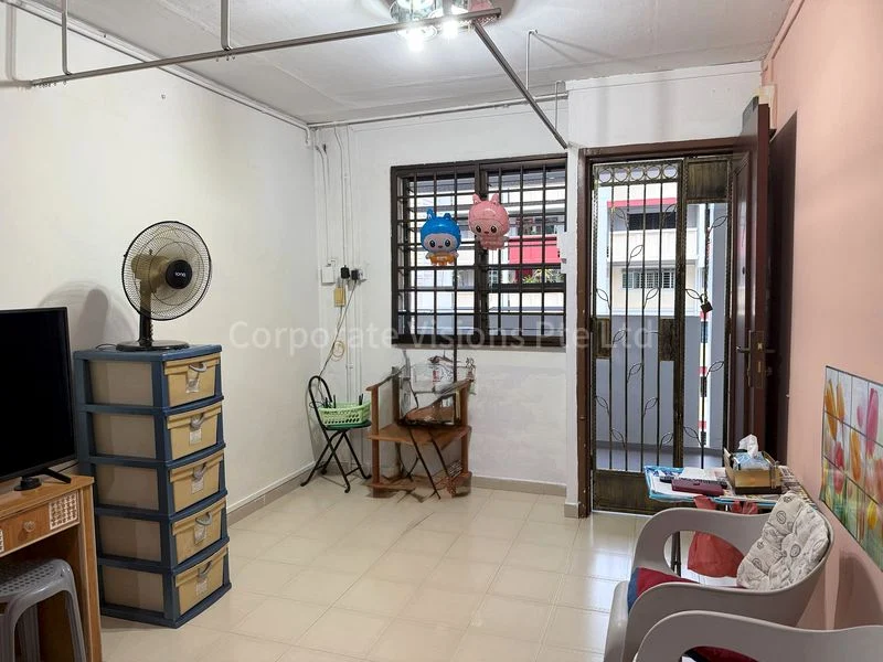 3 Room (3NG) HDB for Sale in  321 Bukit Batok Street 33 - Image 1
