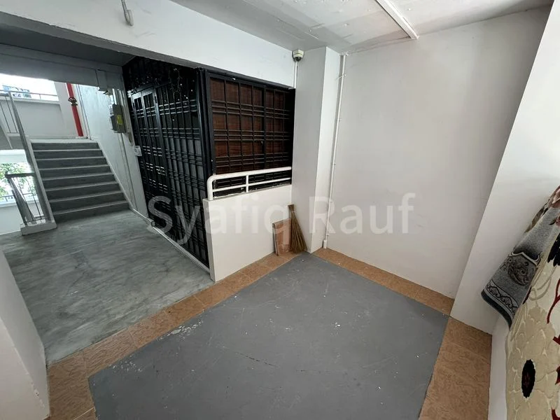 5 Room (5I) HDB for Sale in 238 Yishun Ring Road - Image 11