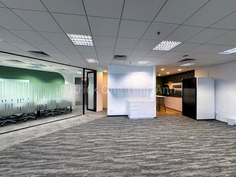 Plus Office for Rent: 2,500 sq ft on Main Street, Downtown Complex - Image 7