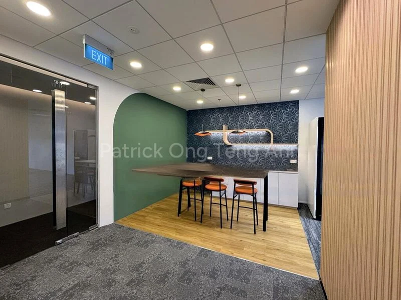 Plus Office for Rent: 2,500 sq ft on Main Street, Downtown Complex - Image 5