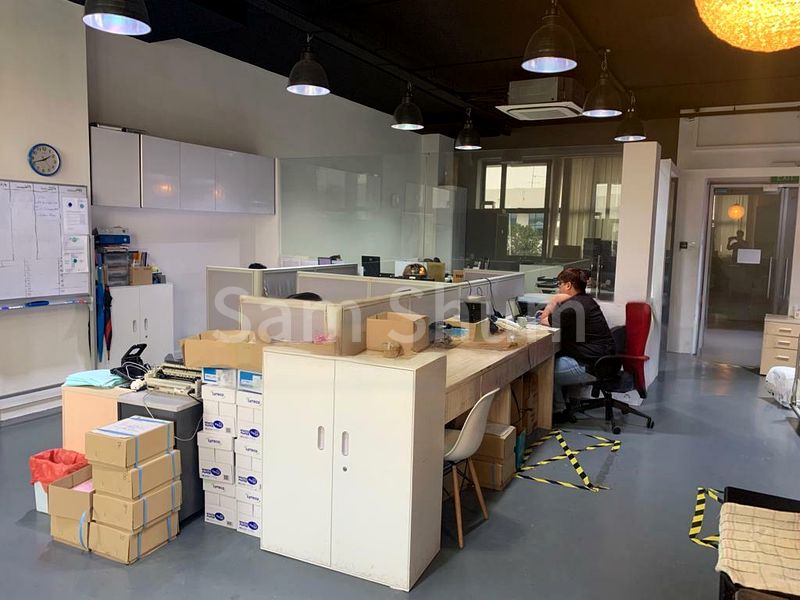 Light Industrial (B1) for Rent: Midview City - Image 1