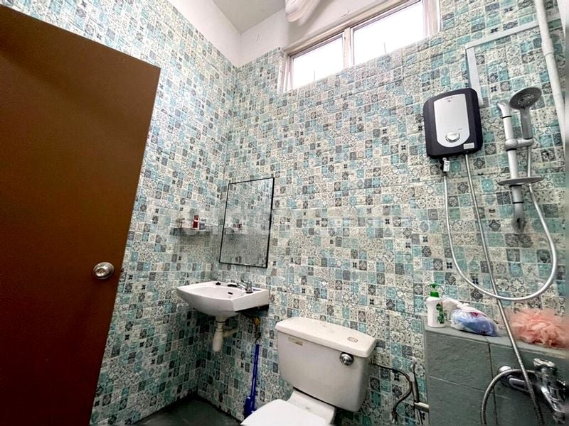 Master Room (Condo) for Rent in Sing Lian Building - Image 4