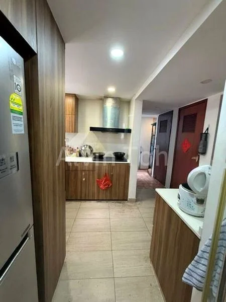 3 Bed Condo for Rent in  The Mayfair - Image 5