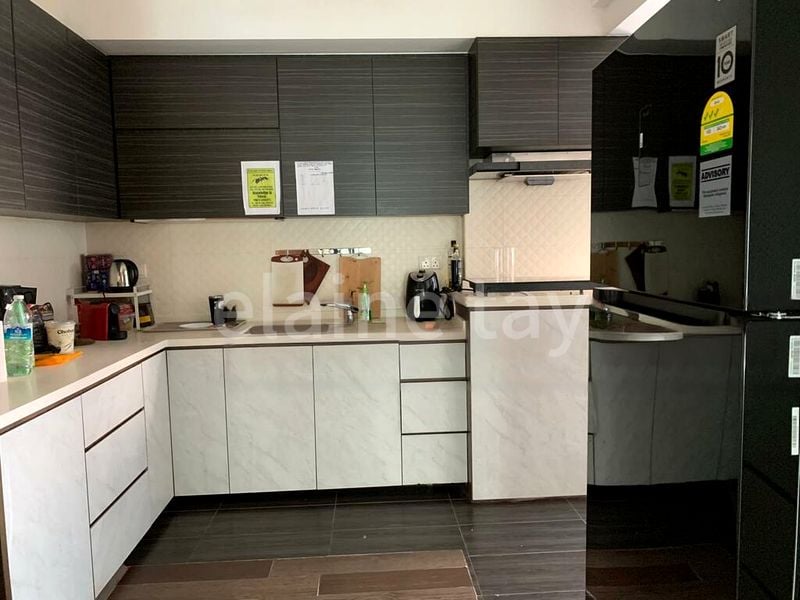 Common Room (Condo) for Rent in  Palm Lodge - Image 5