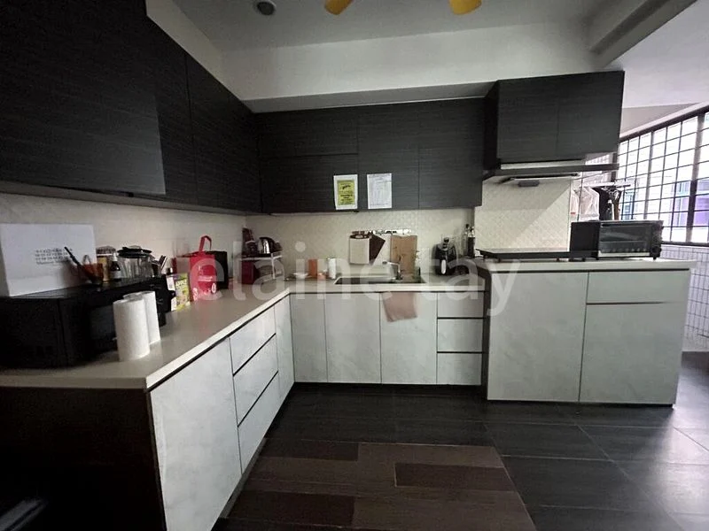 Common Room (Condo) for Rent in  Palm Lodge - Image 8