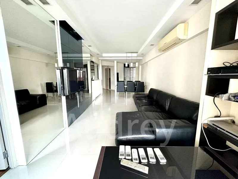 5 Room (5I) HDB for Rent in 111B Depot Road - Image 1