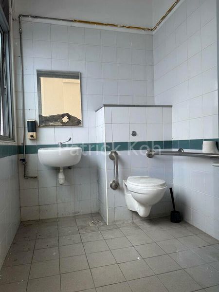 Light Industrial (B1) for Rent: Techniques Centre - Image 3