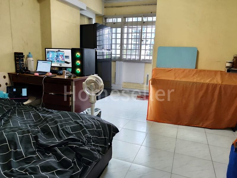 5 Room (5I) HDB for Sale in 413 Yishun Ring Road - Image 3