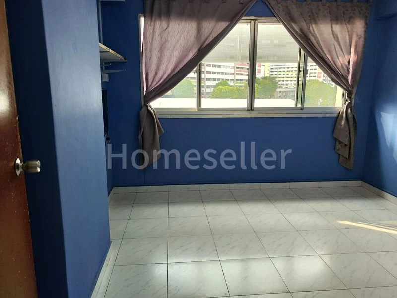 5 Room (5I) HDB for Sale in 413 Yishun Ring Road - Image 5