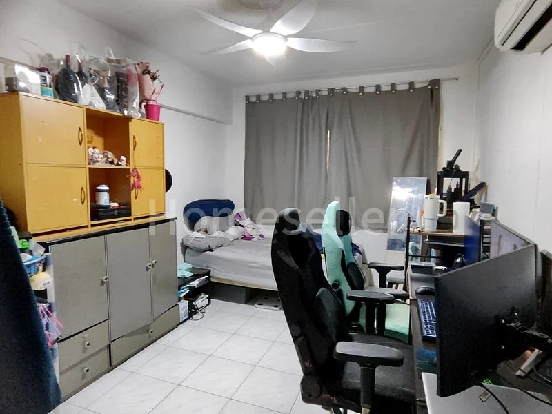 5 Room (5I) HDB for Sale in 413 Yishun Ring Road - Image 4