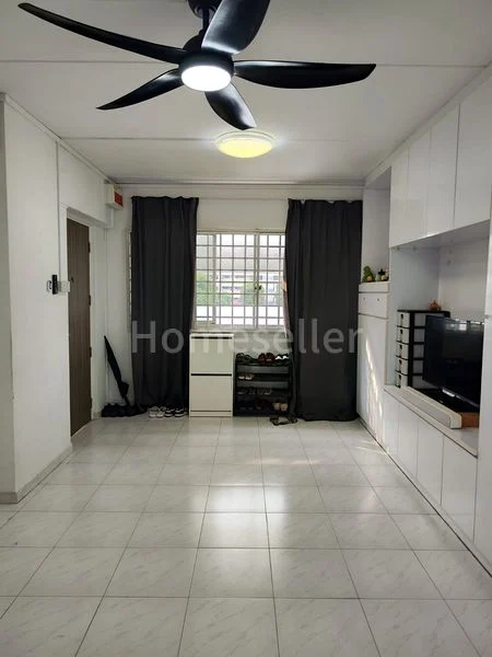 5 Room (5I) HDB for Sale in 413 Yishun Ring Road - Image 1