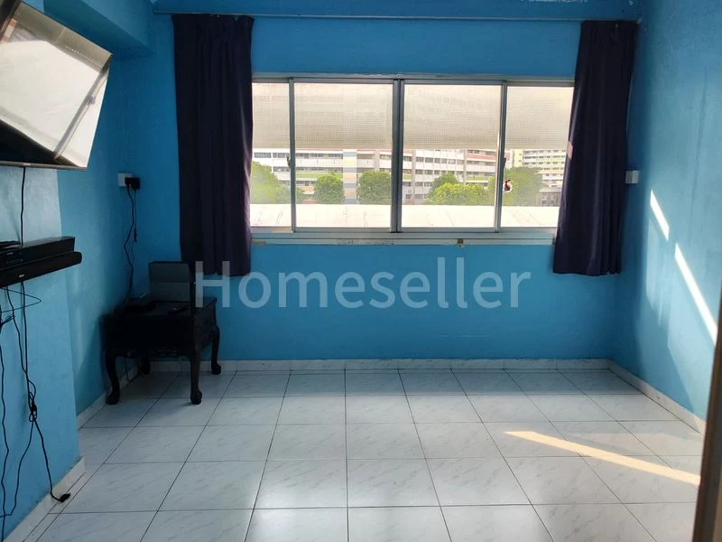 5 Room (5I) HDB for Sale in 413 Yishun Ring Road - Image 6