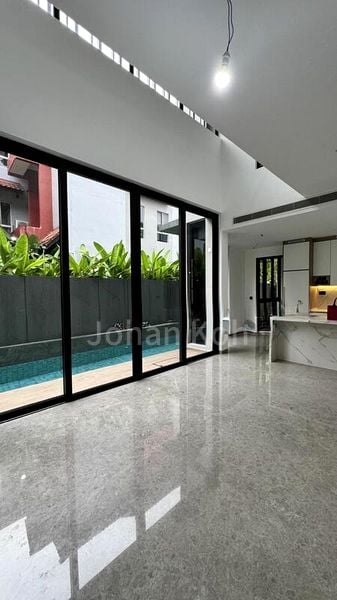 6 Bed Corner Terrace (Landed) for Sale in  The Florence Residences - Image 14