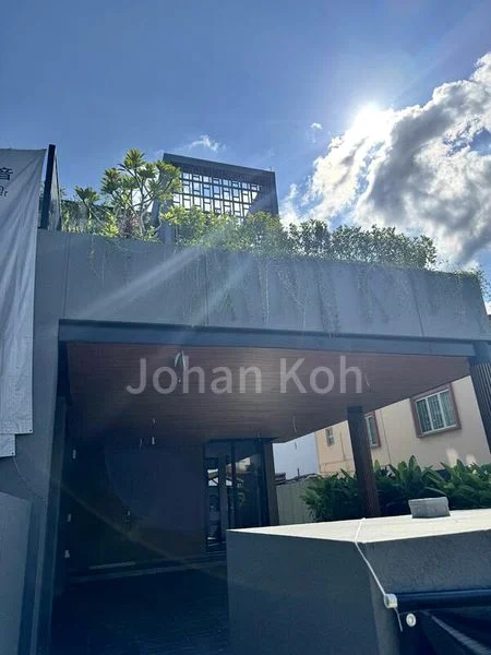 6 Bed Corner Terrace (Landed) for Sale in  The Florence Residences - Image 8