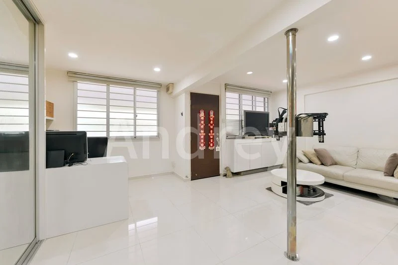 3 Room (3S) HDB for Sale in  110 Yishun Ring Road - Image 3