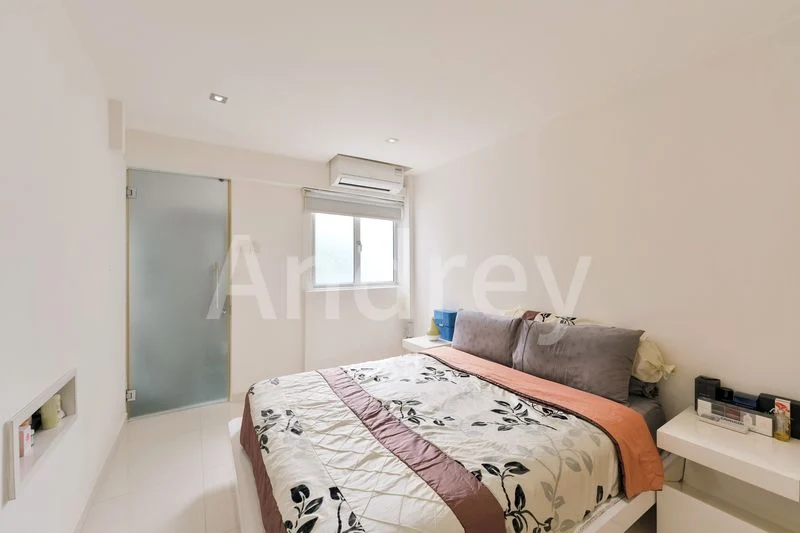3 Room (3S) HDB for Sale in  110 Yishun Ring Road - Image 4