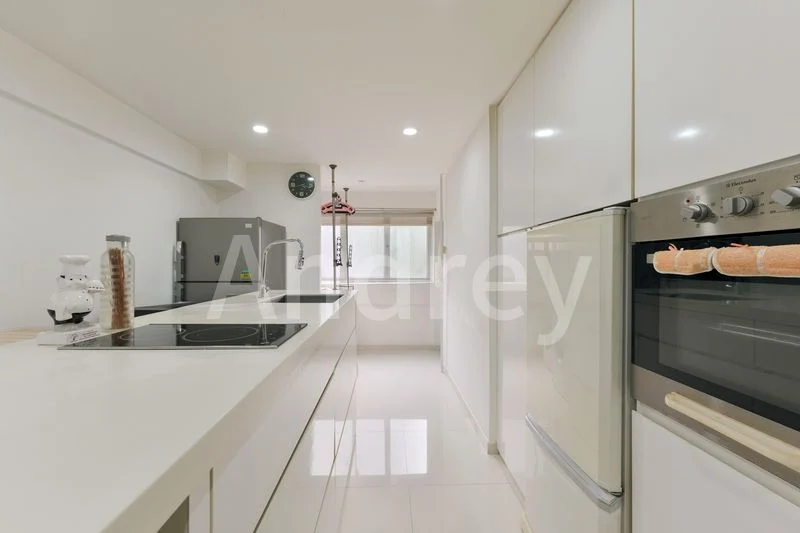 3 Room (3S) HDB for Sale in  110 Yishun Ring Road - Image 2