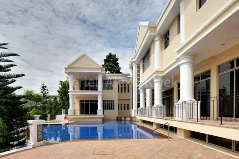 6 Bed Bungalow (Landed) for Rent in Ashley Green - Image 9