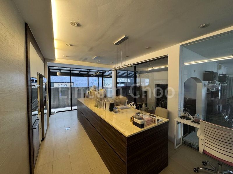 5 Bed Bungalow (Landed) for Sale in  Sommerville Road - Image 2