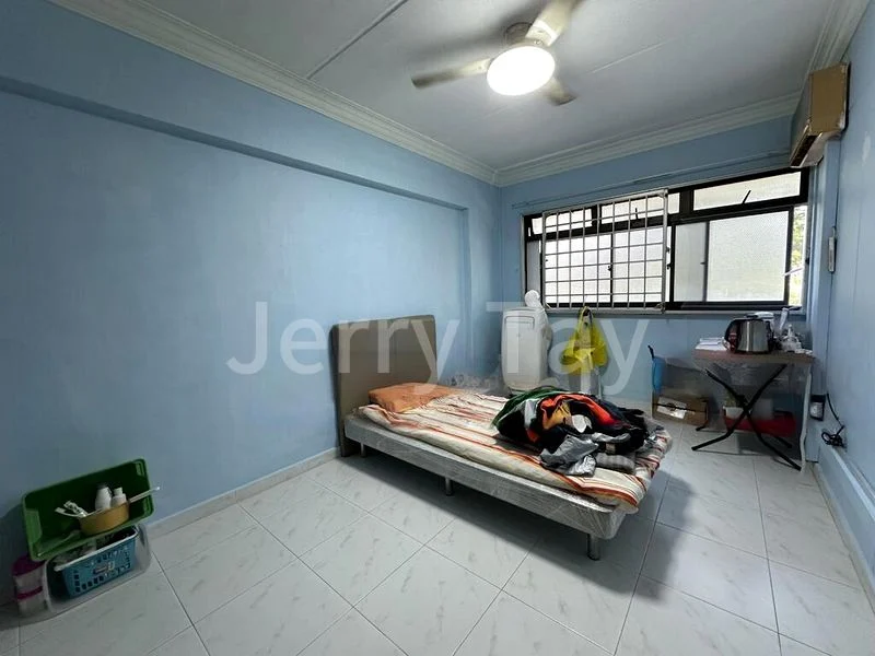 Common Room (HDB) for Rent in  942 Hougang Street 92 - Image 5